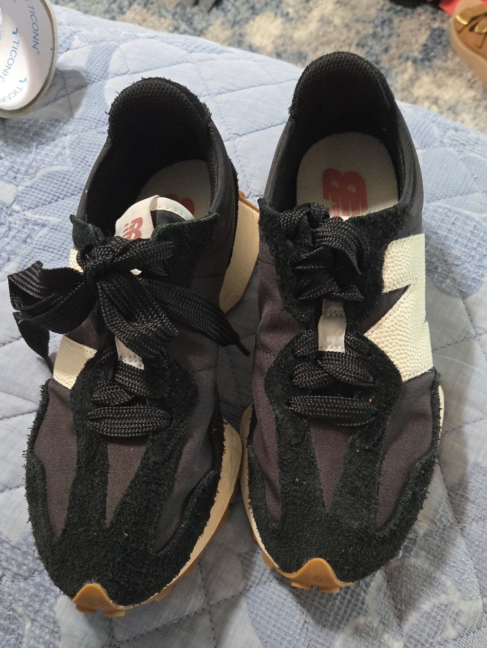 New Balance 327 Black and White  Sneakers